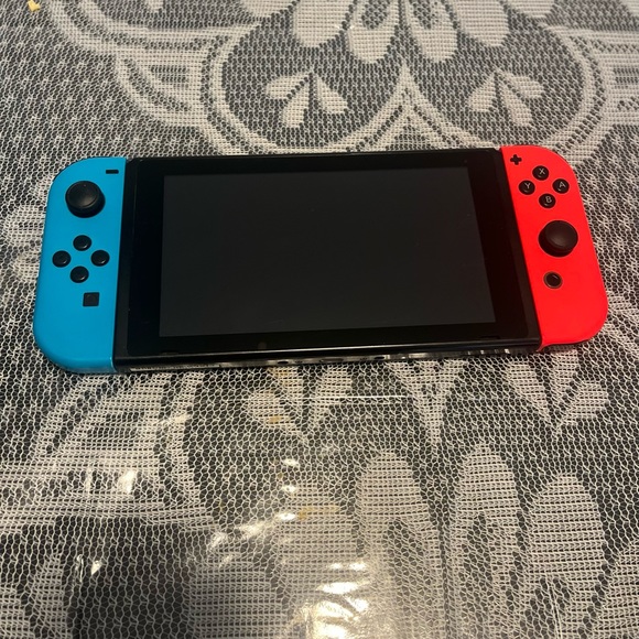 Nintendo switch - Picture 1 of 5